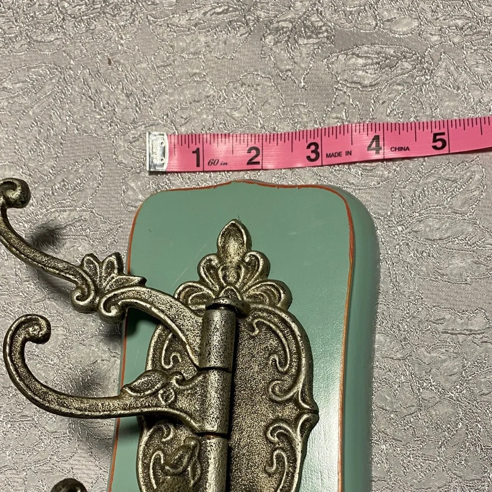 Vintage-Style Adjustable Wall Hook in Mint and Silver